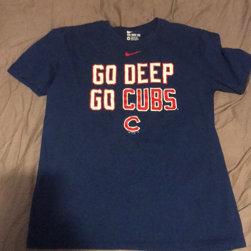 Men’s cubs Nike shirt
